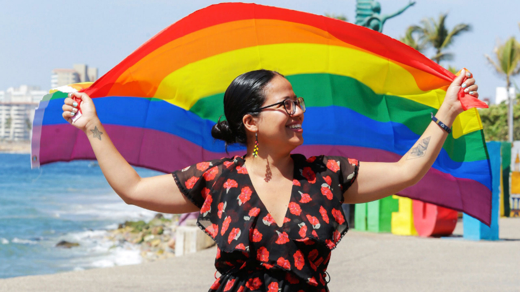 Izarán bandera LGBTIQ+ en 4 plazas de Puerto Vallarta el 17 de mayo 